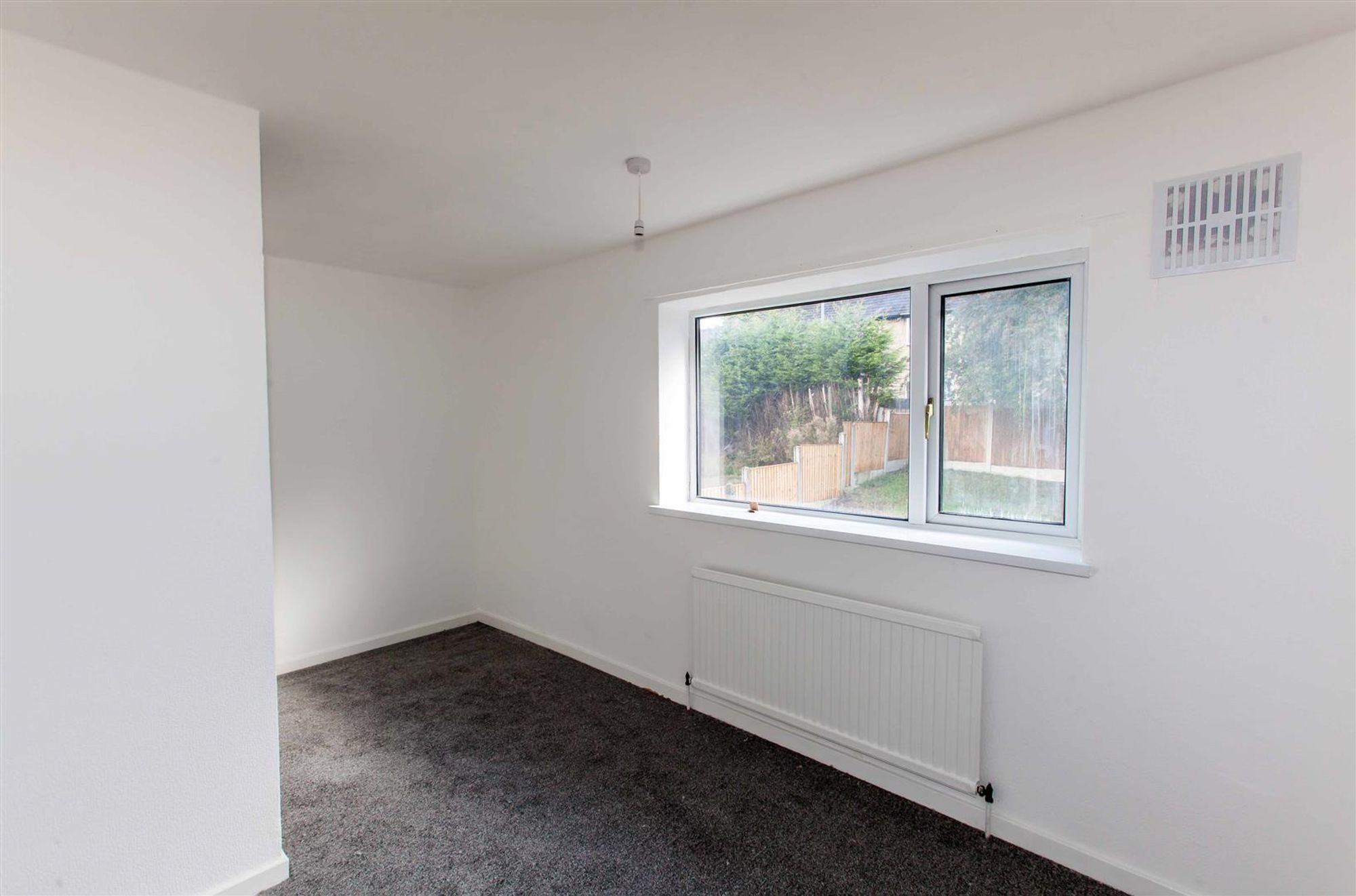 57 Haldene Cres (10).jpg