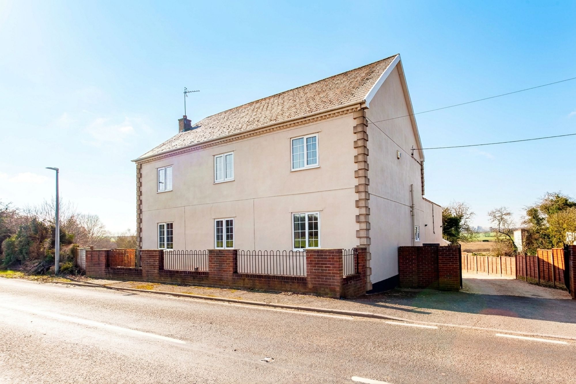 Mansfield Road, Scarcliffe, S44