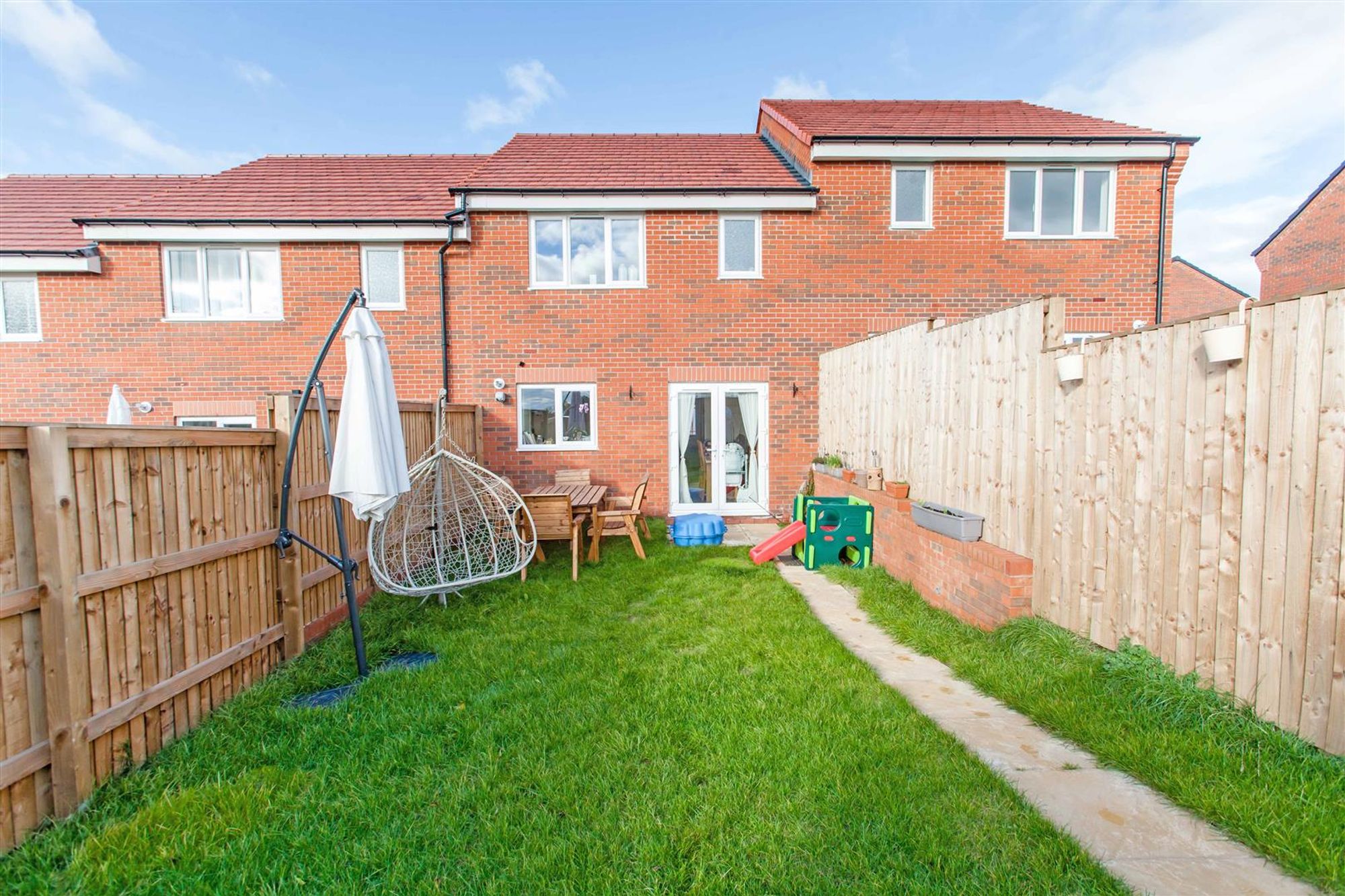 21 Farmhouse Way (19).jpg