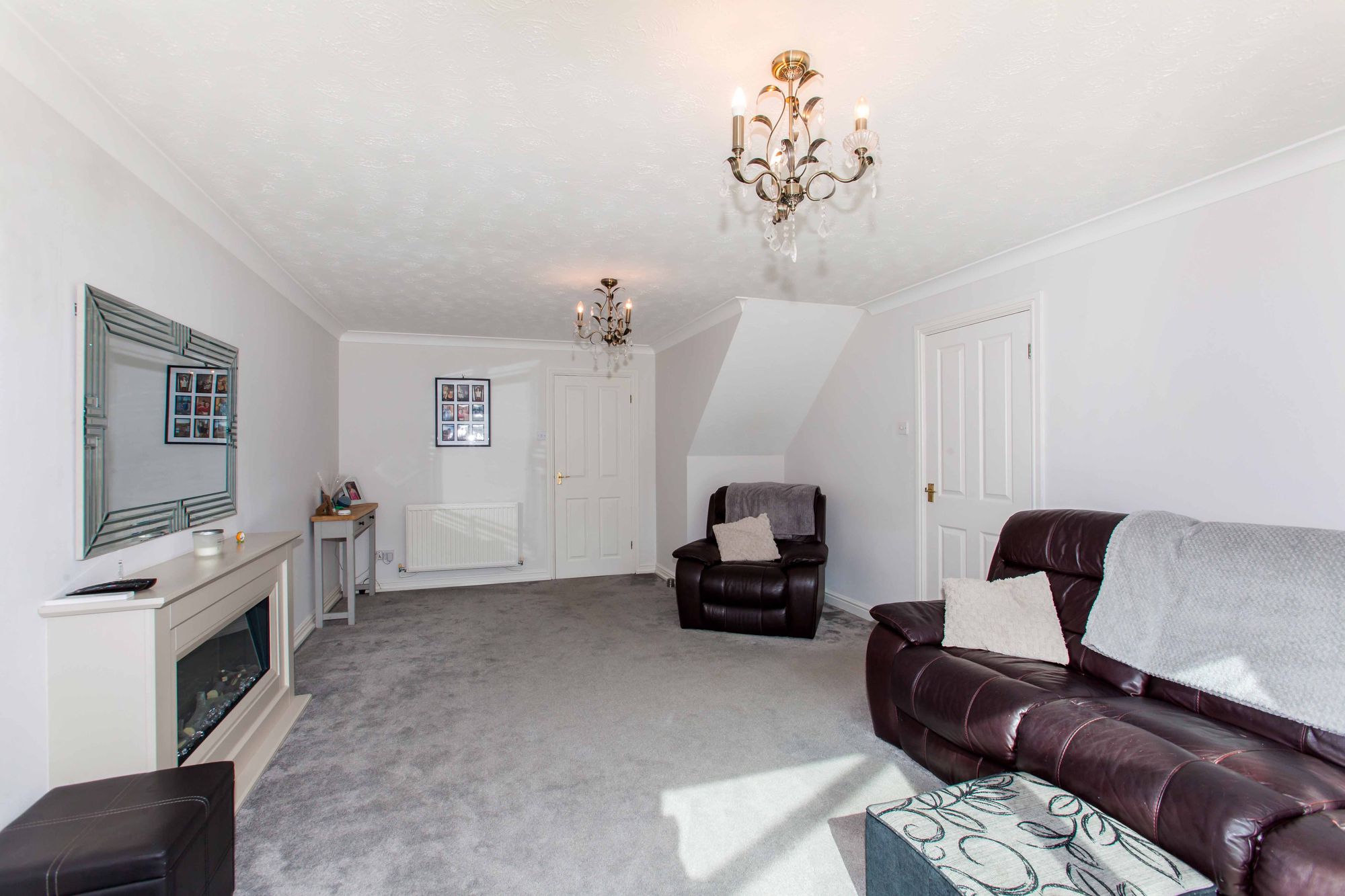 23ChatsworthClose11.jpg