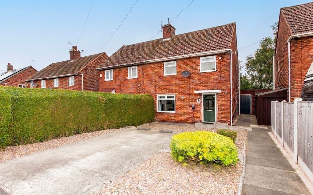 St. Lawrence Avenue, Bolsover, S44