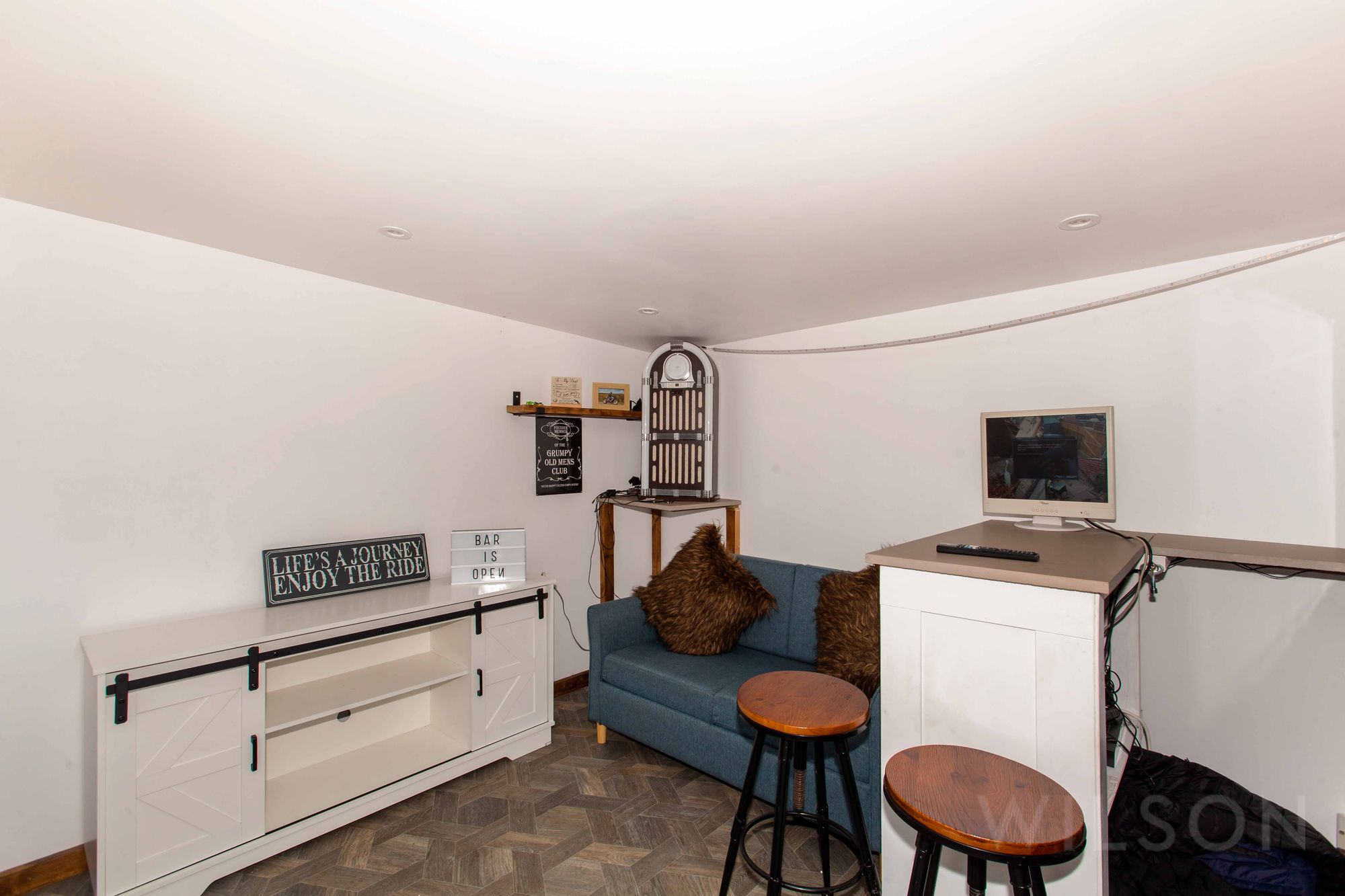 10SuttonHallRoad7.jpg