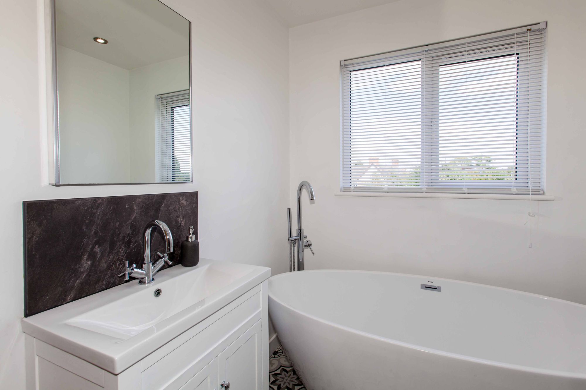 34QueenMaryRoad22.jpg