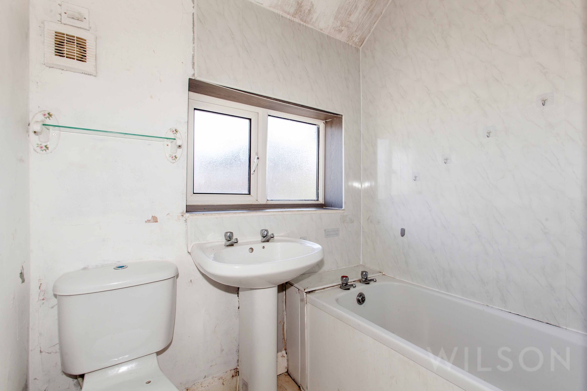 42WoodhouseLane11.jpg